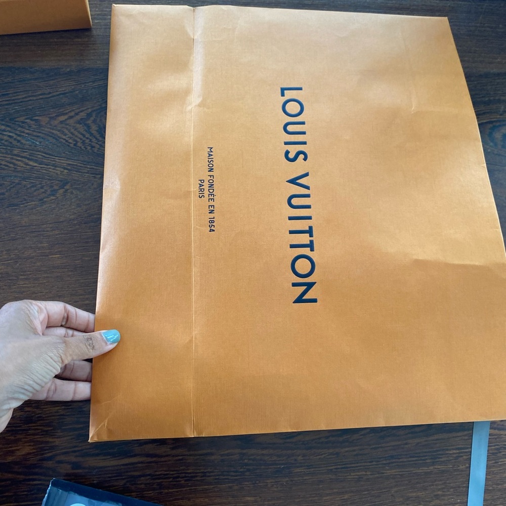 Selling LV empty boxes and packets - Picture 3 of 3